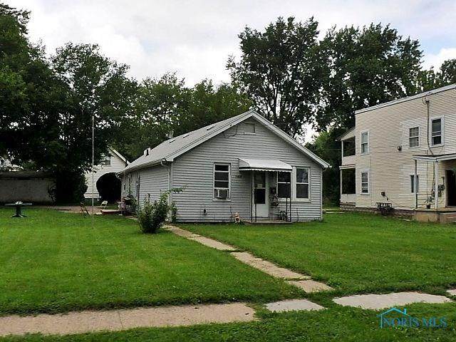 2429 Woodford - Photo 1