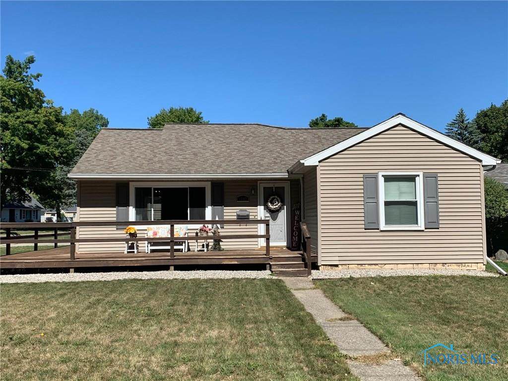 1042 Oakwood - Photo 1