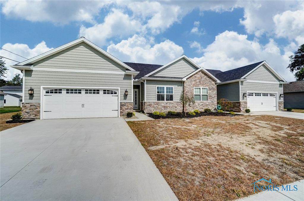 3012 Camelot - Photo 1