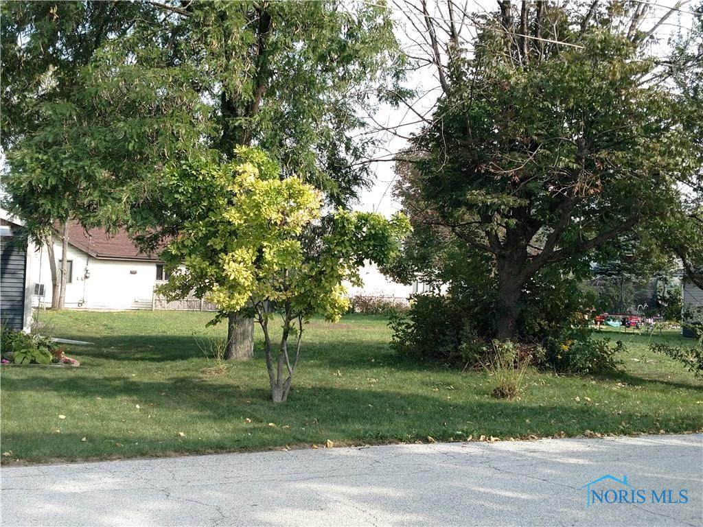 905 Gould - Photo 1