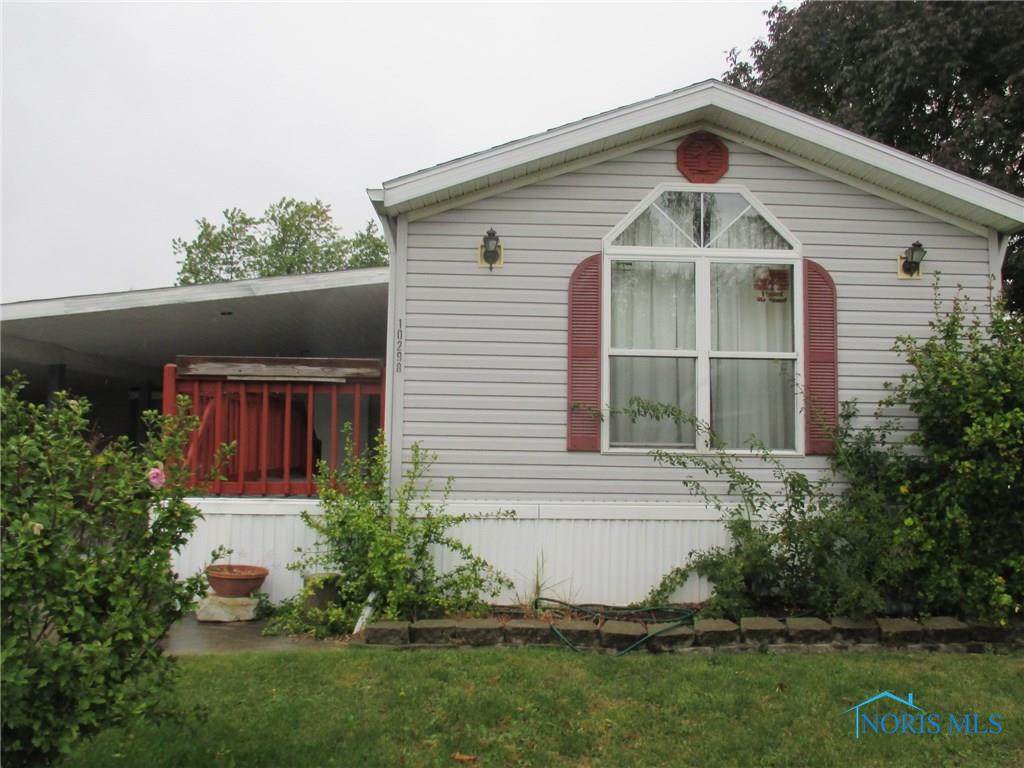 10298 Parkwood - Photo 1