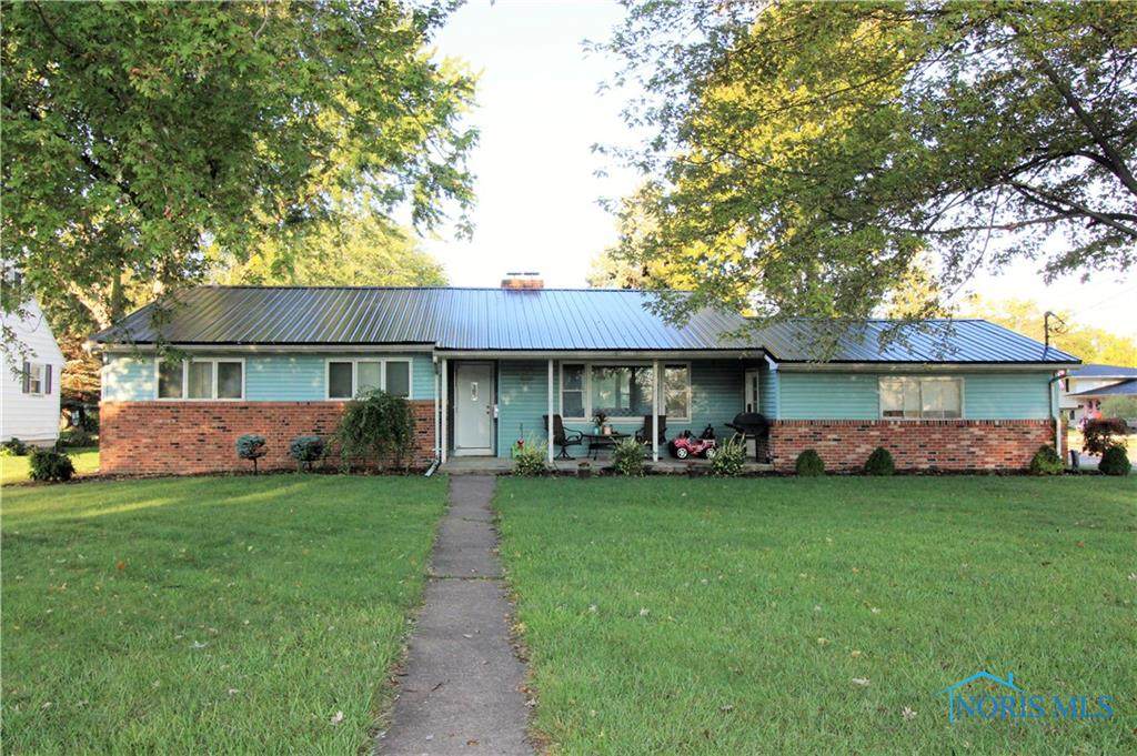 1004 Jefferson - Photo 1