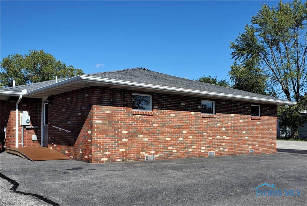 341 Trenton - Photo 1
