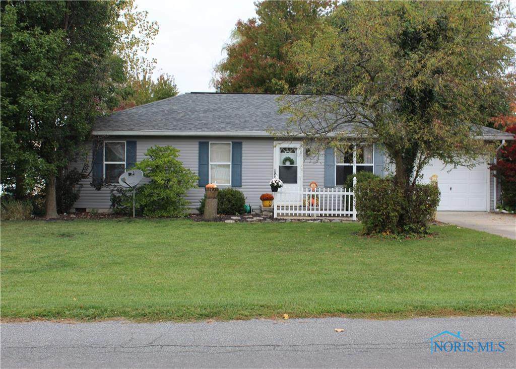 452 Maple - Photo 1