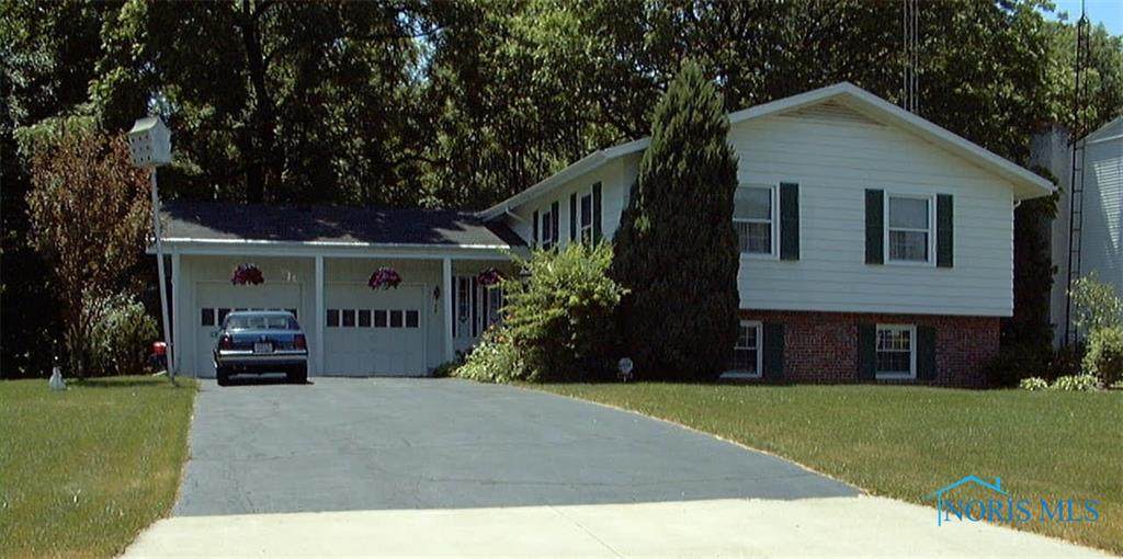 7647 Gillcrest - Photo 1
