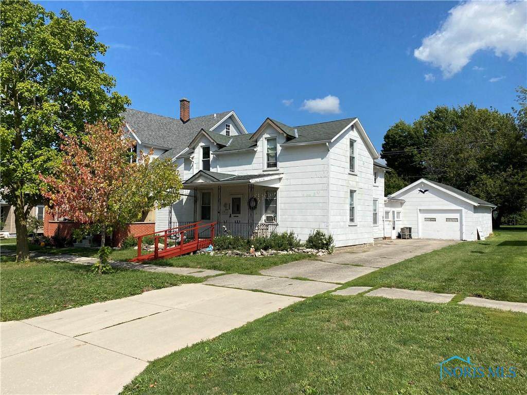 437 8th - Photo 1