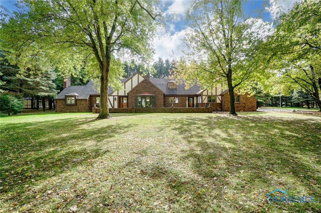 332 Maple - Photo 1