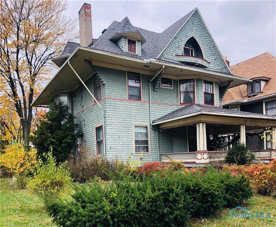 2311 Glenwood - Photo 1