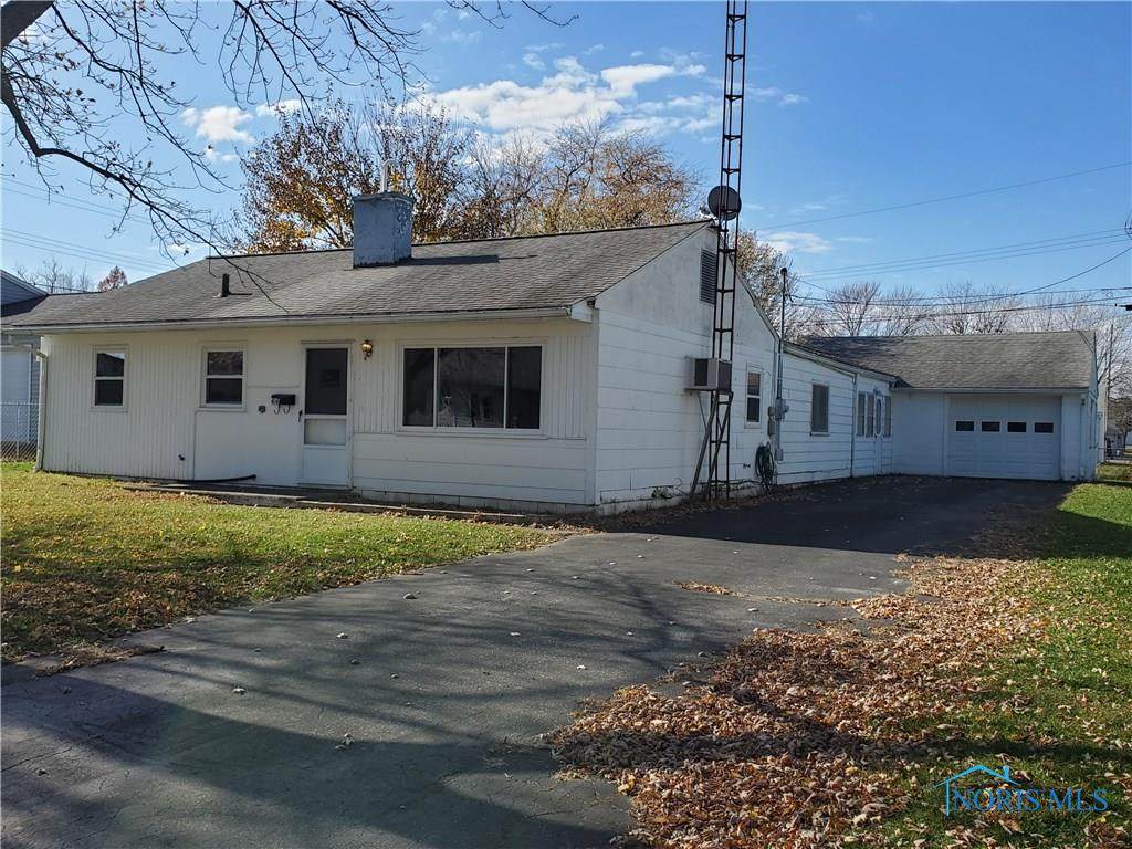 416 Everett - Photo 1