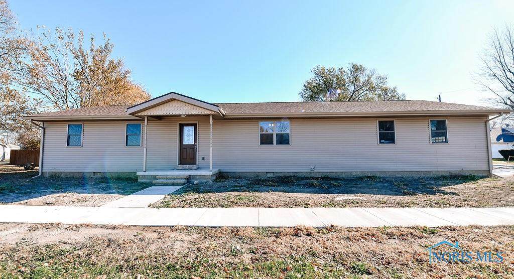 1032 Adams - Photo 1