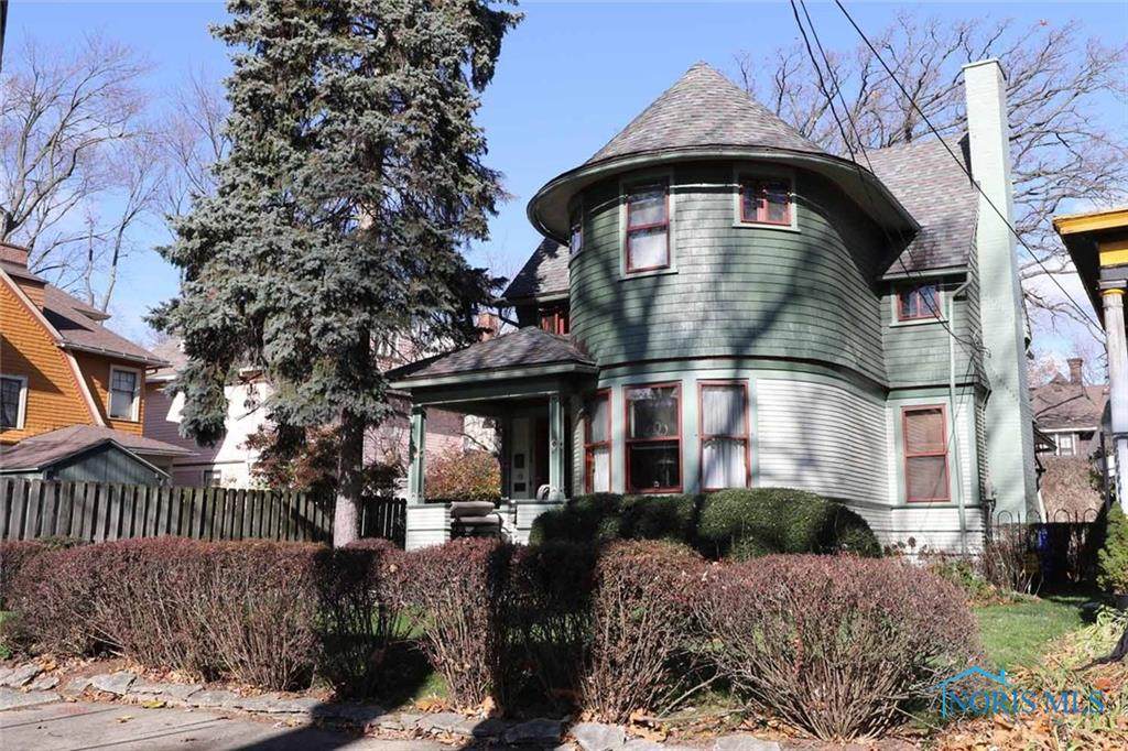 634 Acklin - Photo 1
