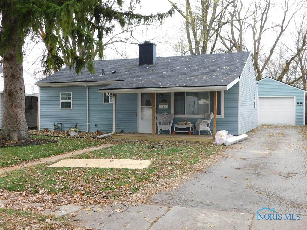 727 Oaklawn - Photo 1