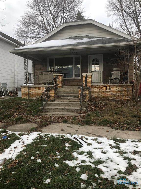 210 South - Photo 1