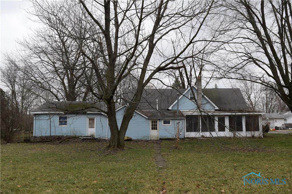 313 East - Photo 1