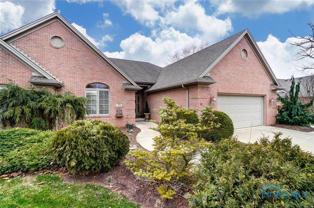 976 Deer Ridge - Photo 1
