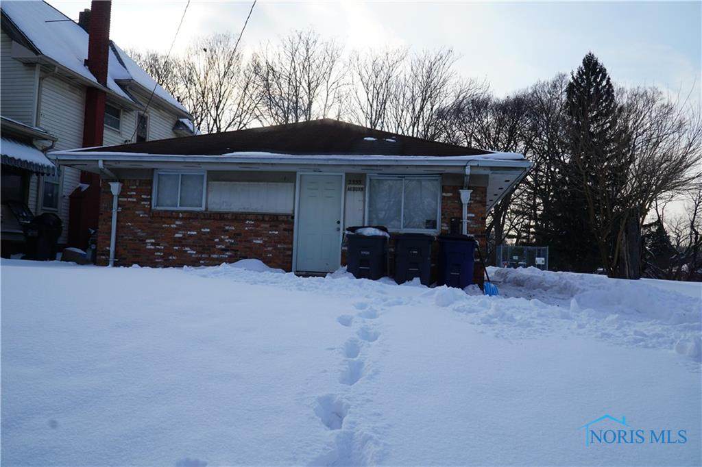 2555 Auburn Avenue - Photo 1