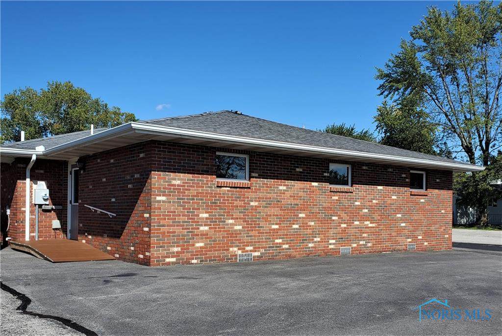 341 Trenton - Photo 1