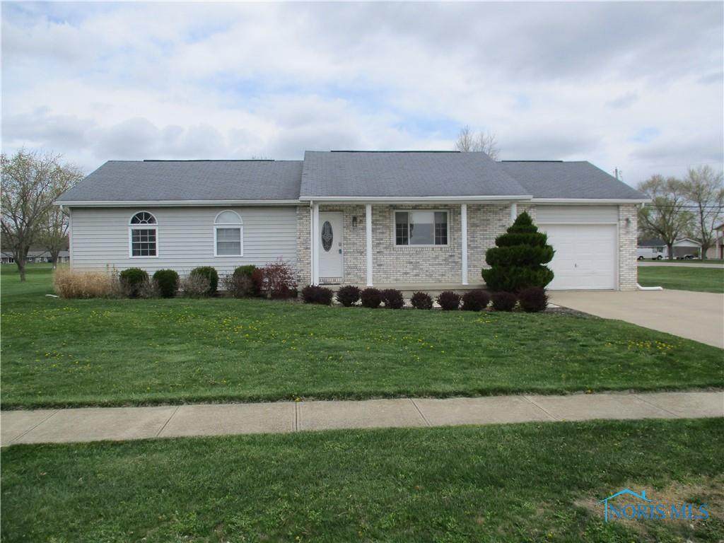 100 Pinewood Avenue - Photo 1