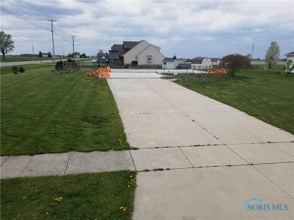 402 Castle Cove - Photo 1