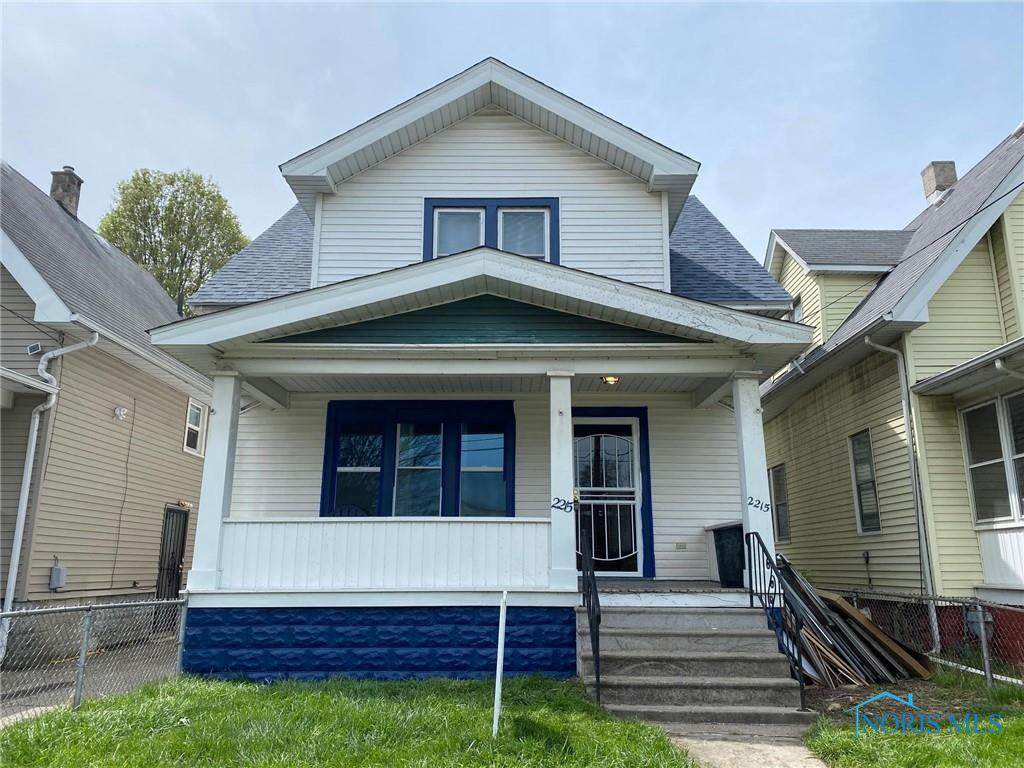 2215 Academy Avenue - Photo 1