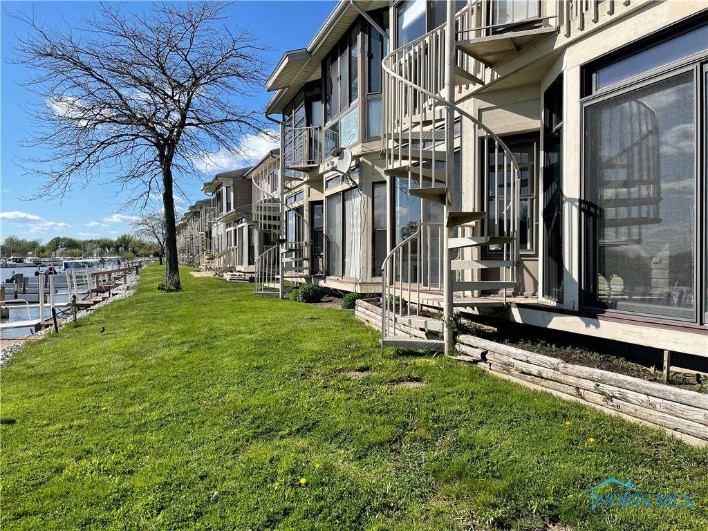 6412 Harris Harbor Drive - Photo 1