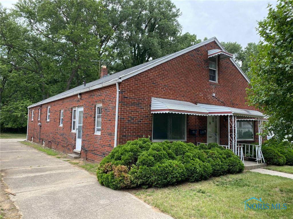 721 Searles Road - Photo 1