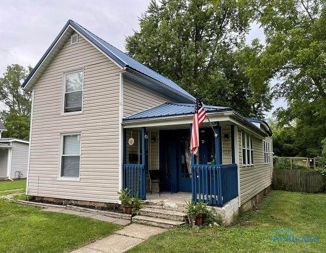 905 Springville Avenue - Photo 1