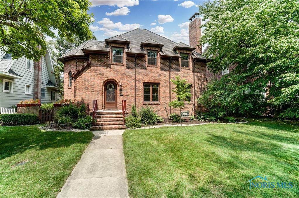 306 Mcpherson Avenue - Photo 1