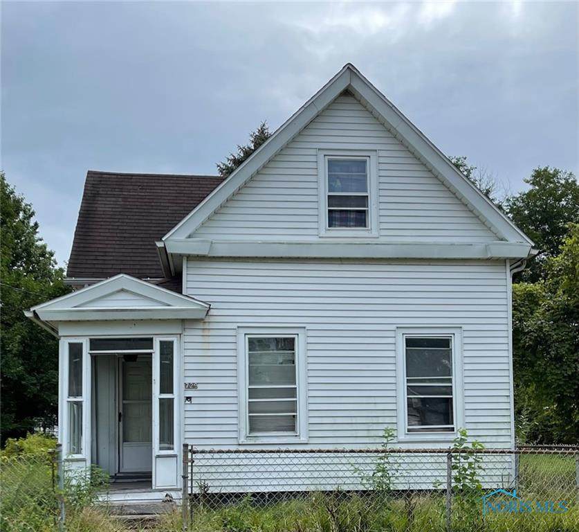729 Blum Street - Photo 1