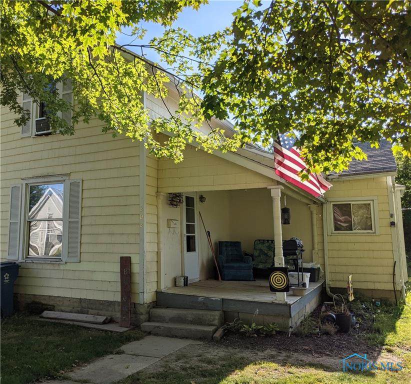 202 Davis Street - Photo 1