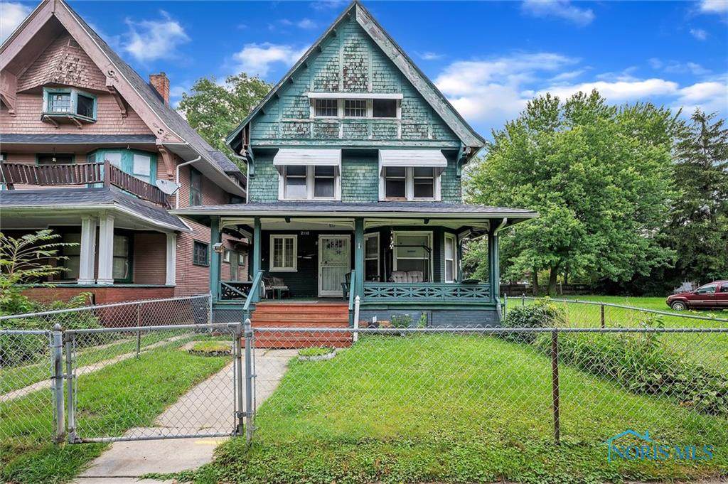 2110 Maplewood Avenue - Photo 1