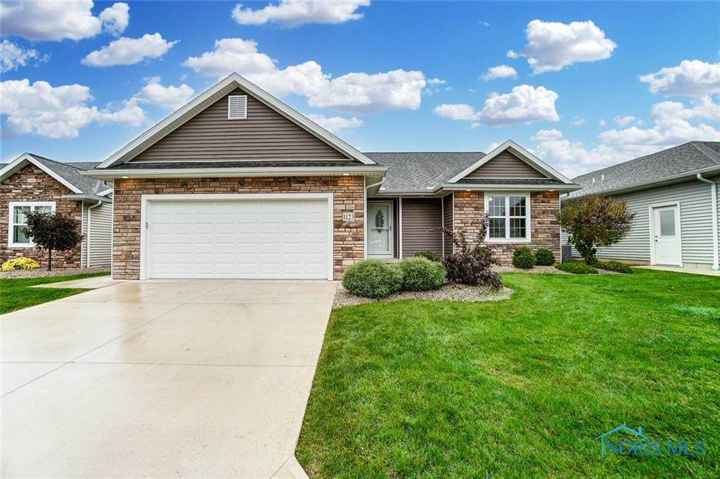 1123 Hummingbird Way - Photo 1