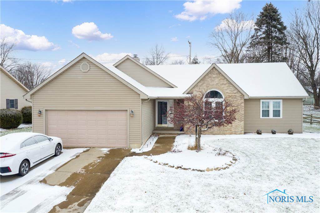 27 Hawthorne Drive - Photo 1