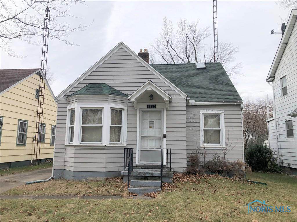 3235 Northwood Avenue - Photo 1