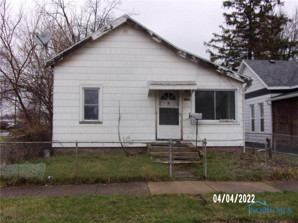 1338 Pinewood Avenue - Photo 1