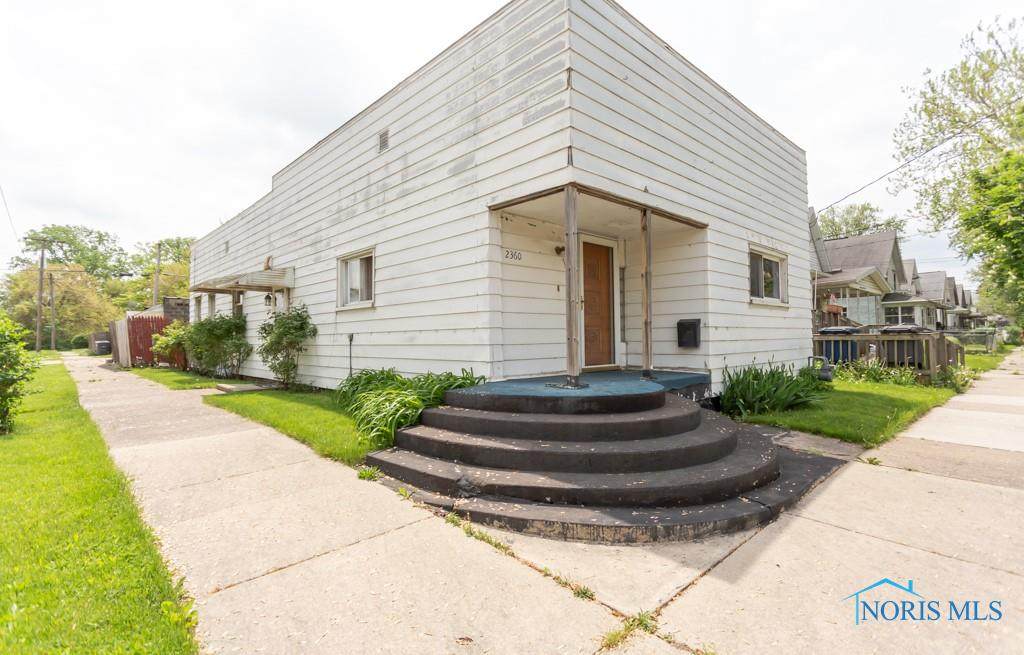 2360 Caledonia Street - Photo 1