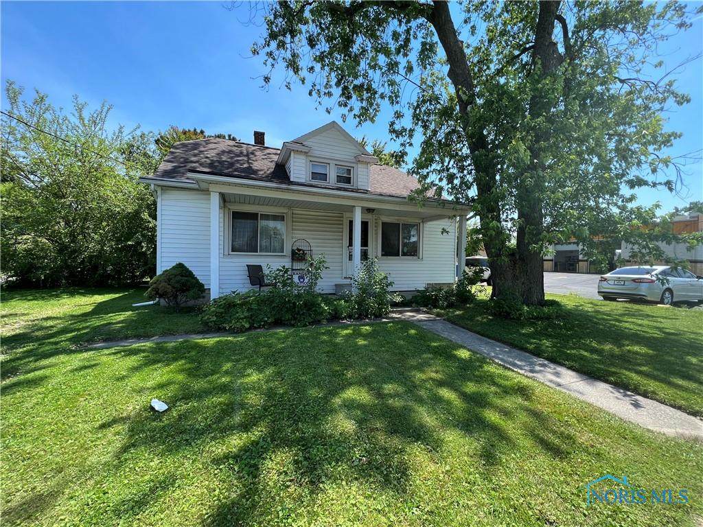221 Orchard Avenue - Photo 1