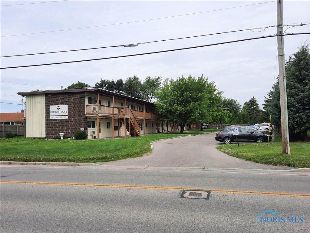 2677 Shoreland Avenue - Photo 1
