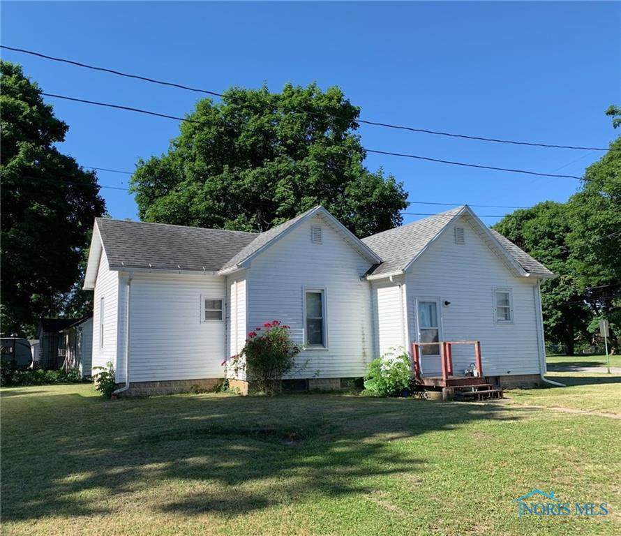 318 Oak Street - Photo 1