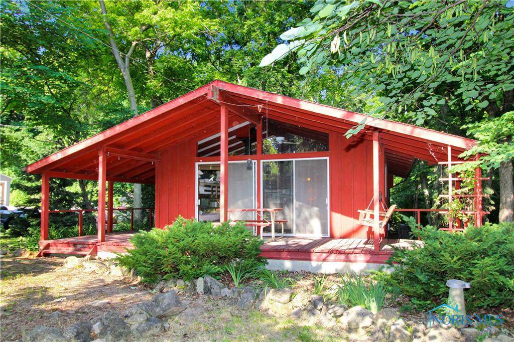 132 Perryview Drive - Photo 1