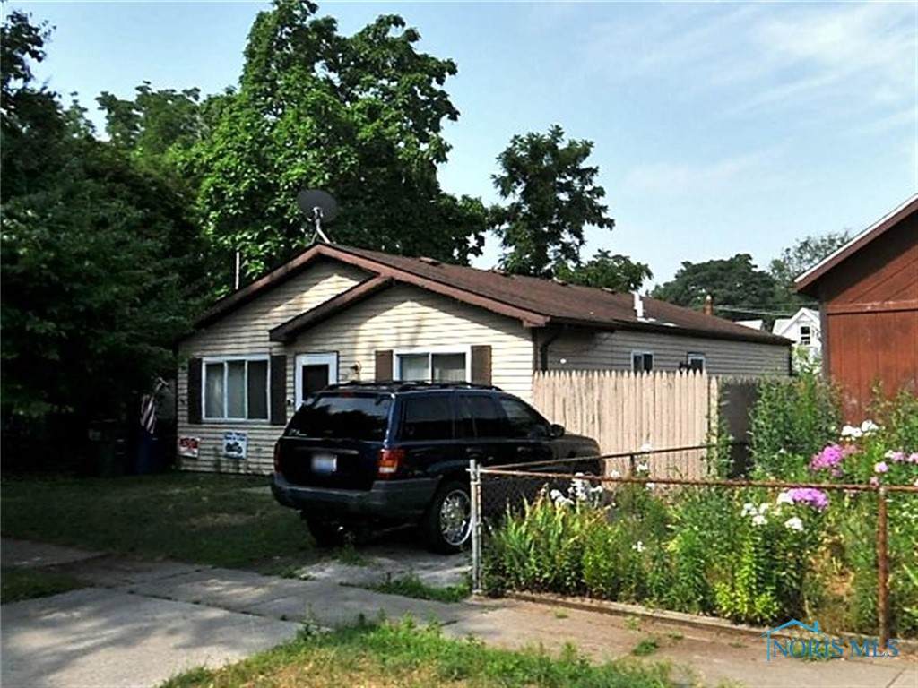 126 Whiting Avenue - Photo 1