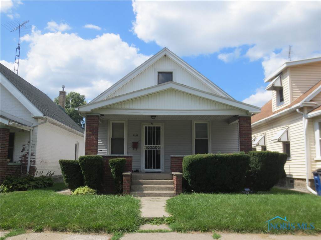 2237 Woodford Street - Photo 1