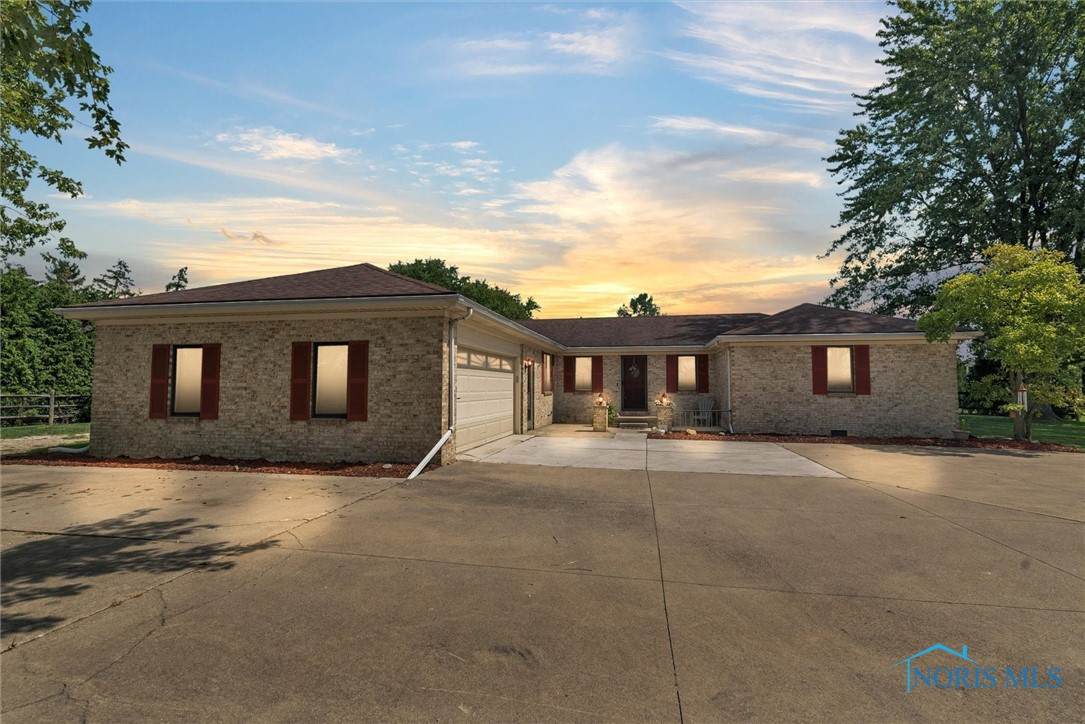 25934 Mccutcheonville Road - Photo 1