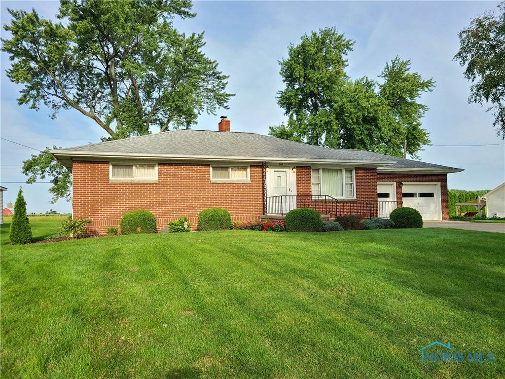 866 Burr Road - Photo 1