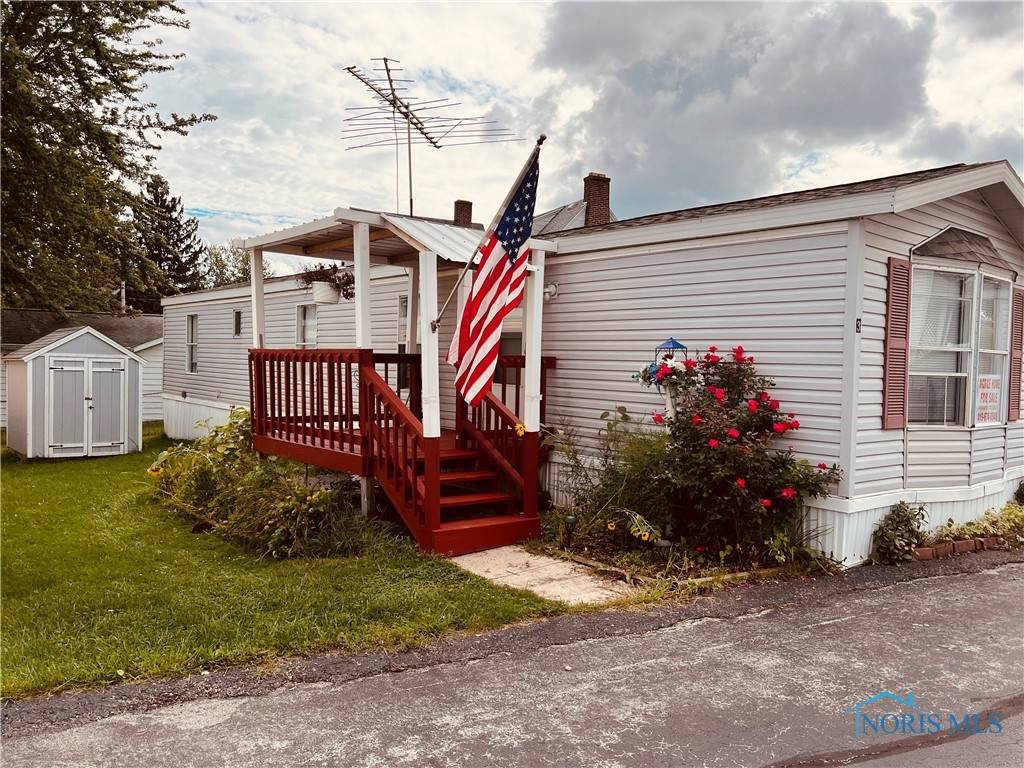 2611 Main St - Photo 1