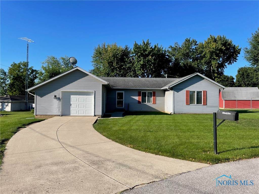 10 Beverly Drive - Photo 1