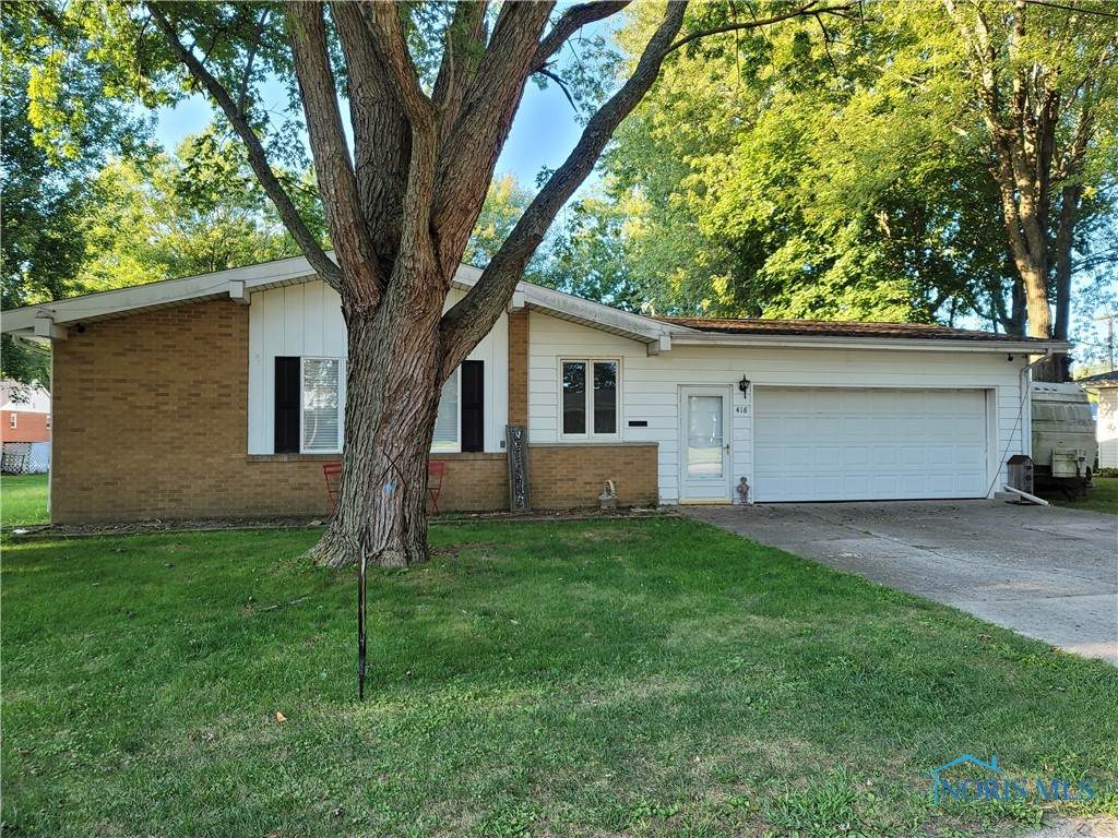 418 Eastlawn Drive - Photo 1