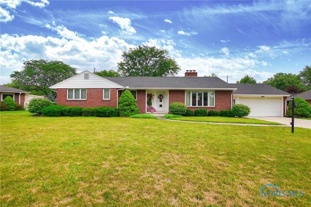 707 Circle Drive - Photo 1
