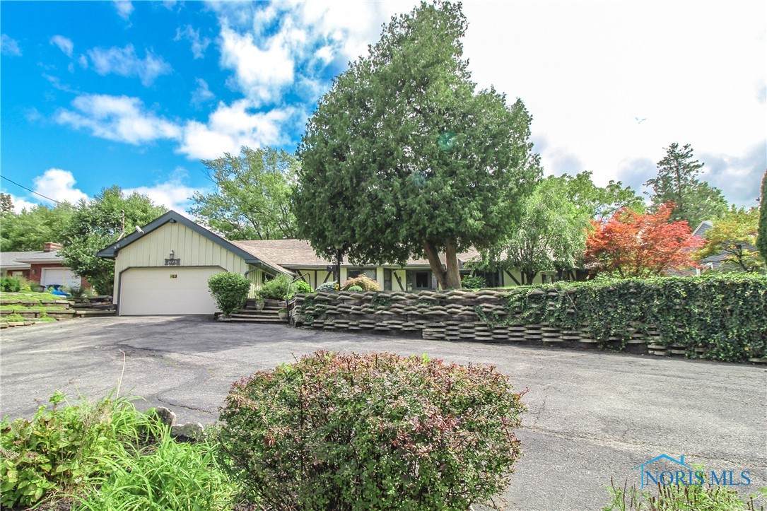 3175 River Road - Photo 1