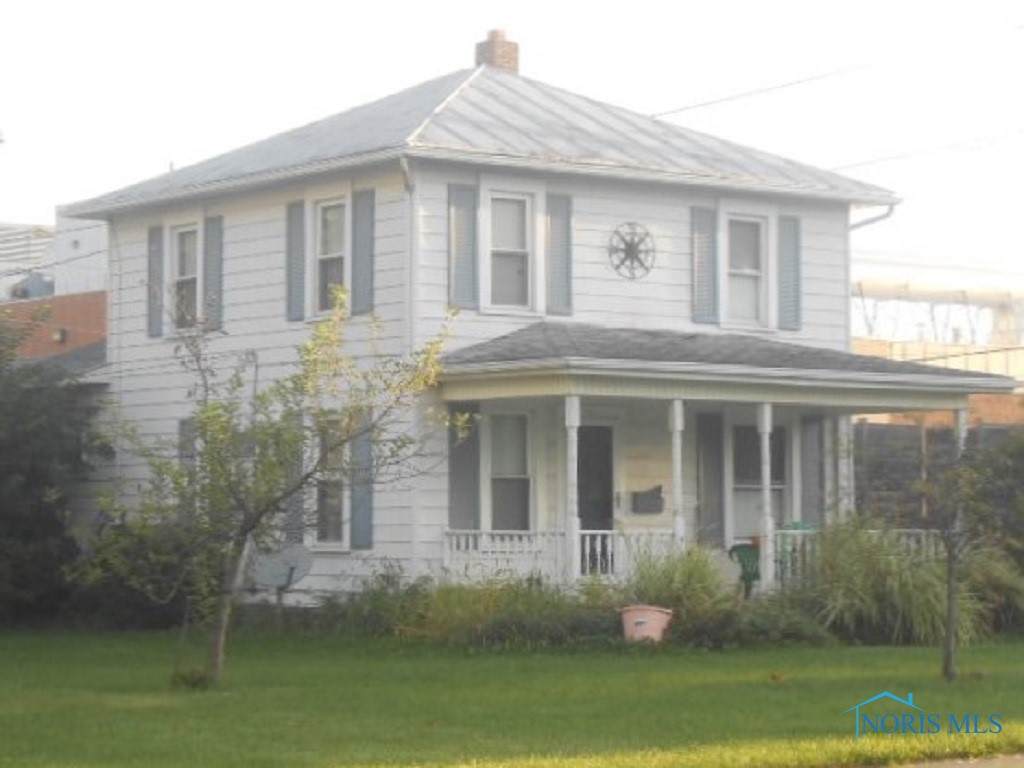 941 4th Street - Photo 1